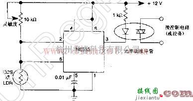 控制电路中的有延迟作用的黑暗激活继电器图解  第1张